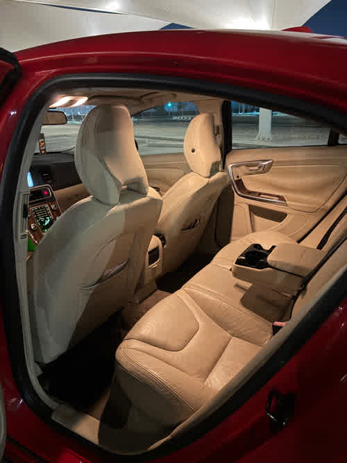Volvo 2011 for sale in Doha, Qatar — photo 5