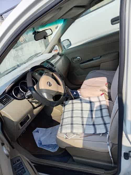 Nissan 2027 for sale in Doha, Qatar — photo 3