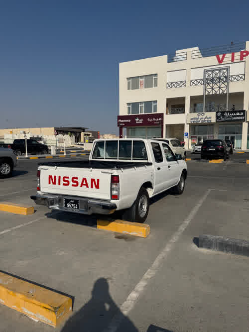 Nissan 2002 for sale in Doha, Qatar — photo 3