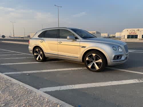 Bentley 2018 for sale in Doha, Qatar — photo 3