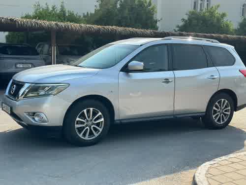 Nissan Pathfinder 2016 for sale in Doha, Qatar — photo 2