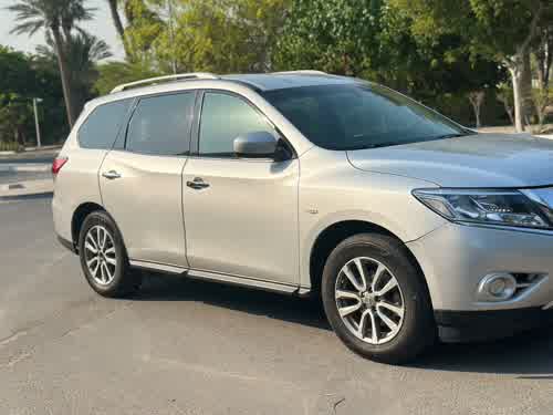 Nissan Pathfinder 2016 for sale in Doha, Qatar — photo 3