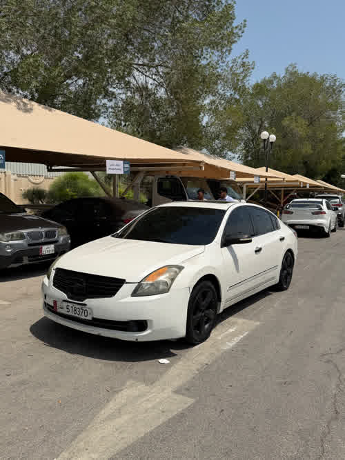 Nissan 2009 for sale in Doha, Qatar — photo 3