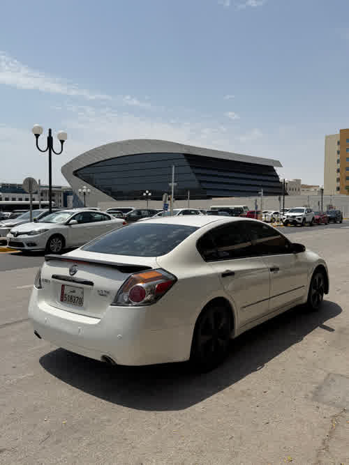 Nissan 2009 for sale in Doha, Qatar — photo 4
